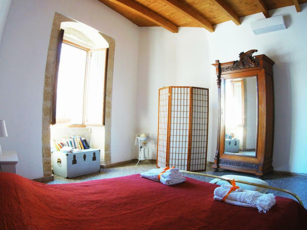 Tra Gli Archi Bed and Breakfast Taranto Eksteriør billede