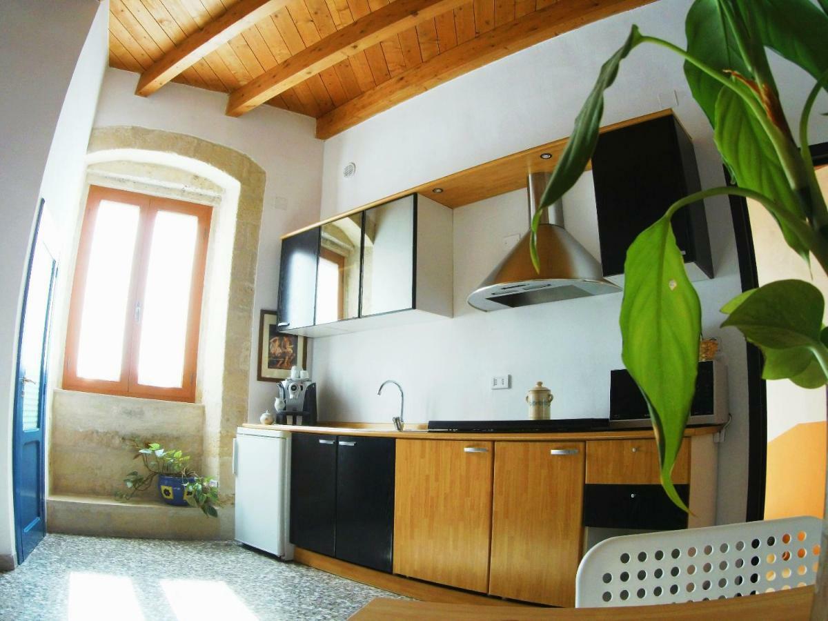 Tra Gli Archi Bed and Breakfast Taranto Eksteriør billede